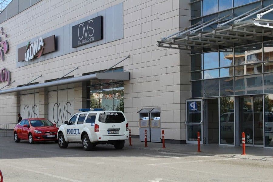 Delta siti ponovo otvoren, dojava o bombi bila lažna Delta siti ponovo otvoren, dojava o bombi bila lažna