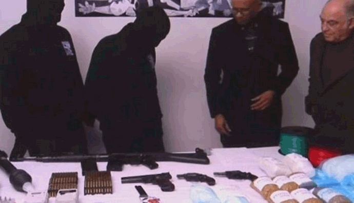 ETA predala tone oružja francuskoj policiji ETA predala tone oružja francuskoj policiji