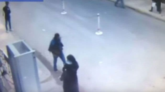 VIDEO: Trenutak kada je teorista aktivarao prsluk-bombu ispred crkve u Egiptu VIDEO: Trenutak kada je teorista aktivarao prsluk-bombu ispred crkve u Egiptu