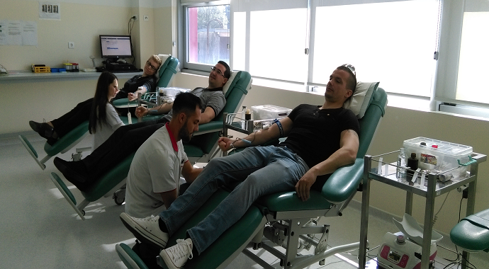 Zaposleni u Centralnoj banci dobrovoljno dali krv Zaposleni u Centralnoj banci dobrovoljno dali krv