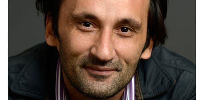 Simo Trebješanin uz gitaru govori o ljubavi Simo Trebješanin uz gitaru govori o ljubavi