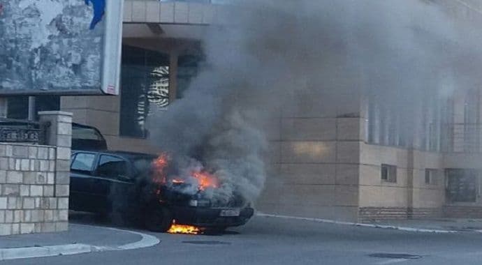 Gorio automobil u Bečićima (Foto) Gorio automobil u Bečićima (Foto)