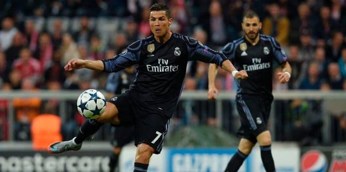 VIDEO: Učenik nadmudrio učitelja! Ronaldo srušio Bajern, minimalac Atletika! VIDEO: Učenik nadmudrio učitelja! Ronaldo srušio Bajern, minimalac Atletika!