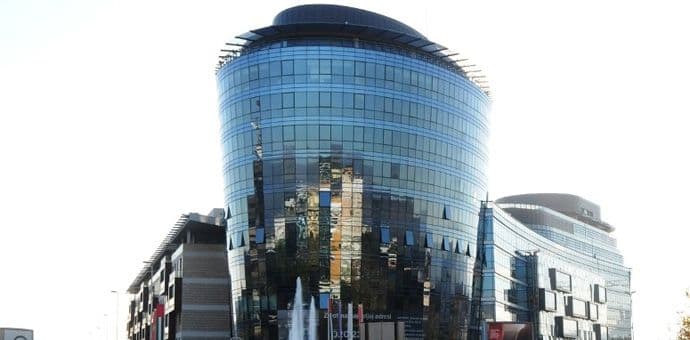 Podgorica: Dojava o bombi, evakuisan Living room u Capital Plazi Podgorica: Dojava o bombi, evakuisan Living room u Capital Plazi