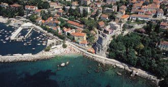 Novljani strahuju da će se pokrenuti klizište u Mojdežu Novljani strahuju da će se pokrenuti klizište u Mojdežu