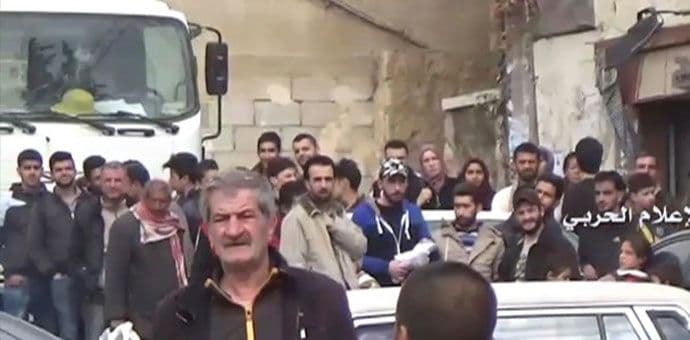 Hiljade evakuisane po dogovoru sirijske vlade i pobunjenika Hiljade evakuisane po dogovoru sirijske vlade i pobunjenika