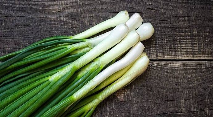 Mladi luk snižava šećer Mladi luk snižava šećer