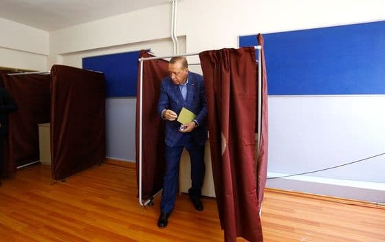 Erdogan proglasio pobjedu, ima ovlašćenja sultana Erdogan proglasio pobjedu, ima ovlašćenja sultana