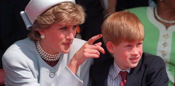 Princ otkrio kraljevske tajne Princ otkrio kraljevske tajne