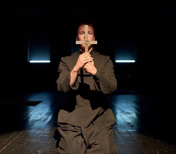 "Najokrutniji čovjek" sjutra u Kraljevskom pozorištu Zetski dom "Najokrutniji čovjek" sjutra u Kraljevskom pozorištu Zetski dom