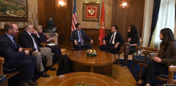 Pažin i Nunes: Partije treba da učestvuju u dijalogu u Skupštini, sudski postupak za pokušaj terorizma da bude nepristrasan Pažin i Nunes: Partije treba da učestvuju u dijalogu u Skupštini, sudski postupak za pokušaj terorizma da bude nepristrasan