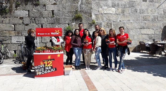 SDP i URA održali akciju u Novom: "Vazda vam cvjetalo" SDP i URA održali akciju u Novom: "Vazda vam cvjetalo"