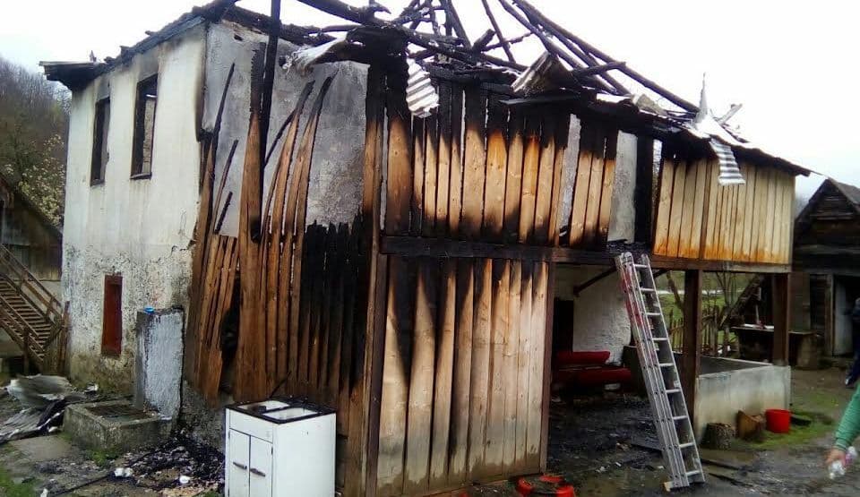 Kuća u Tomaševu izgorjela do temelja Kuća u Tomaševu izgorjela do temelja