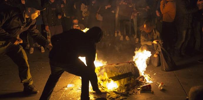 Devet ljudi povrijeđeno u neredima u Parizu Devet ljudi povrijeđeno u neredima u Parizu