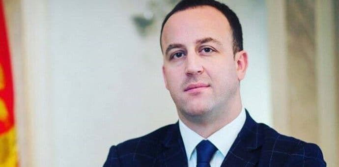 Nikolić: Kandidat opozicije po mjeri Železnjaka Nikolić: Kandidat opozicije po mjeri Železnjaka