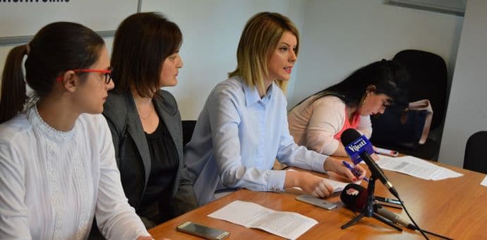 Vlada da povuče predloge zakona o NVO i o igrama na sreću Vlada da povuče predloge zakona o NVO i o igrama na sreću