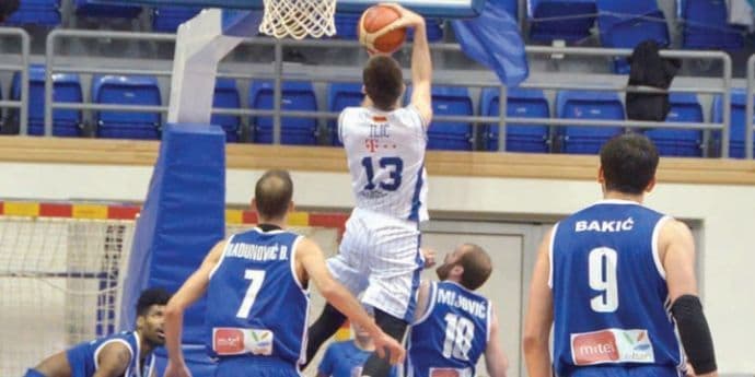 Budućnost ponovo povela, ''plavi'' ubjedljivi protiv Mornara Budućnost ponovo povela, ''plavi'' ubjedljivi protiv Mornara