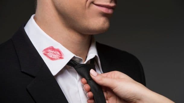 Neobičan zahtjev: Da poslanici zbog preljube izgube mandat Neobičan zahtjev: Da poslanici zbog preljube izgube mandat