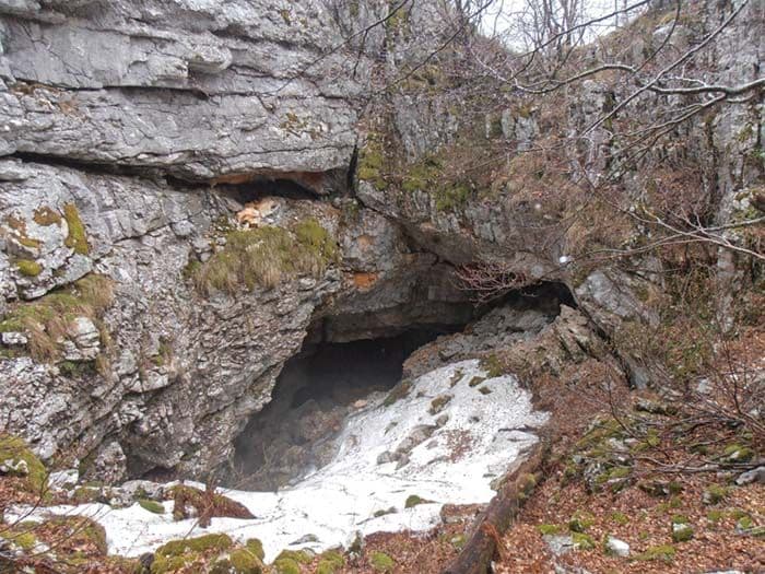 Fenomen prirode: Ledena pećina u zaleđu Herceg Novog (FOTO) Fenomen prirode: Ledena pećina u zaleđu Herceg Novog (FOTO)