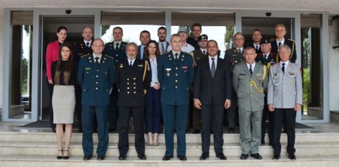 Vojno-diplomatski predstavnici NATO članica i Austrije u posjeti Ministarstvu odbrane Vojno-diplomatski predstavnici NATO članica i Austrije u posjeti Ministarstvu odbrane