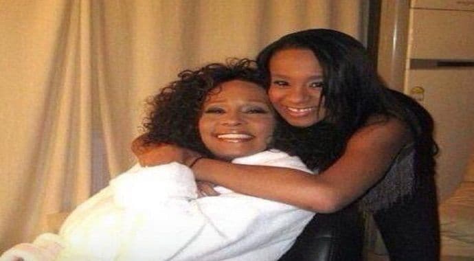 Vitni Hjuston bila u vezi sa ženom? Vitni Hjuston bila u vezi sa ženom?