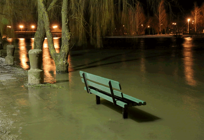 Poplave pogodile istočnu Evropu, poginule dvije osobe Poplave pogodile istočnu Evropu, poginule dvije osobe
