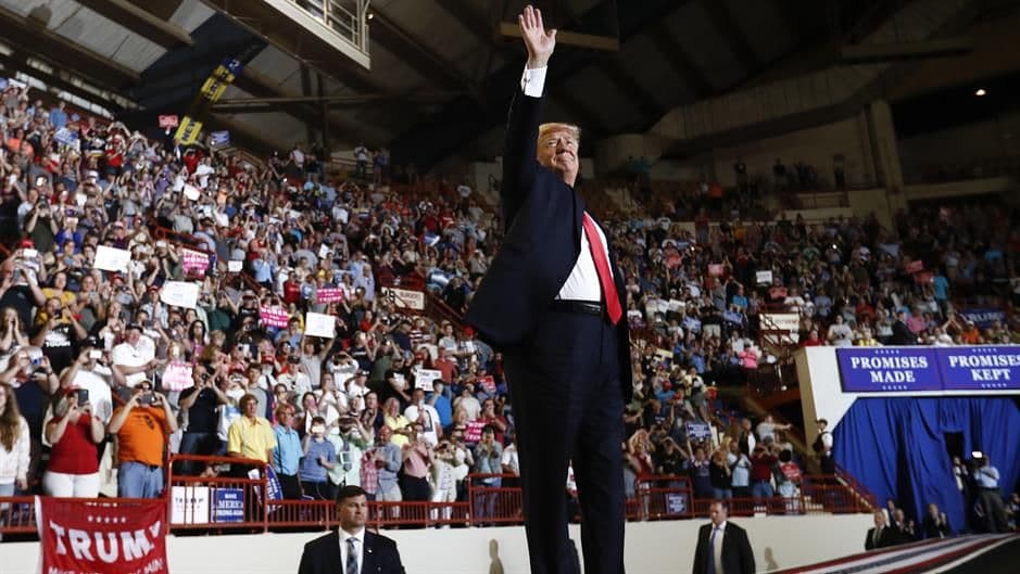 Proslava 100 dana na vlasti - Tramp žestoko po medijima Proslava 100 dana na vlasti - Tramp žestoko po medijima