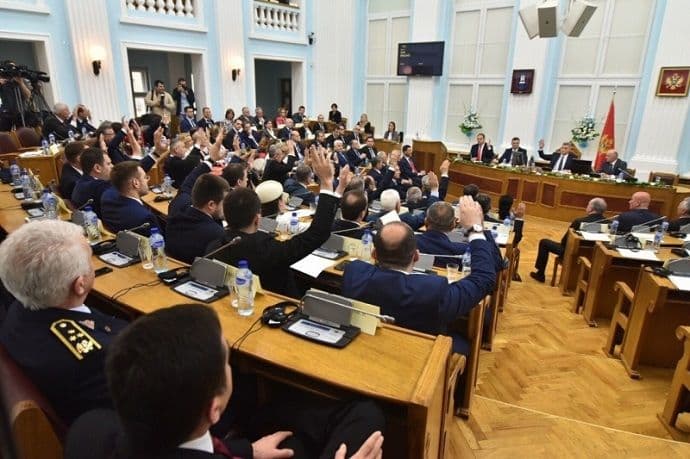 POGLED IZ BEOGRADA: Za Crnu Goru je NATO važniji od EU POGLED IZ BEOGRADA: Za Crnu Goru je NATO važniji od EU