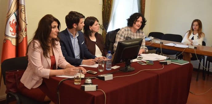 Opštine i NVO da budu partneri Opštine i NVO da budu partneri