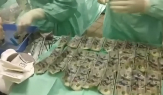 Progutala 7.000 dolara nakon što je muž prevario (VIDEO) Progutala 7.000 dolara nakon što je muž prevario (VIDEO)