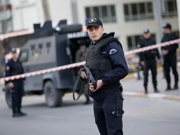 TURSKA: Otpušteno još 107 sudija i tužilaca TURSKA: Otpušteno još 107 sudija i tužilaca