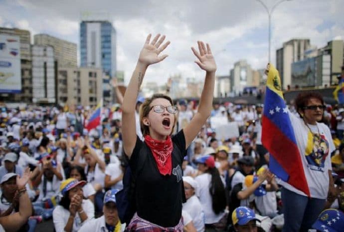 Protest hiljada žena u Venecueli Protest hiljada žena u Venecueli