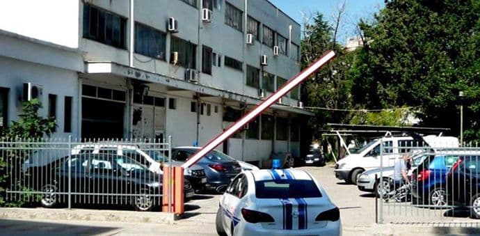 Maloljetnici uhapšeni zbog teškog prebijanja učenika iz Azerbejdžana Maloljetnici uhapšeni zbog teškog prebijanja učenika iz Azerbejdžana