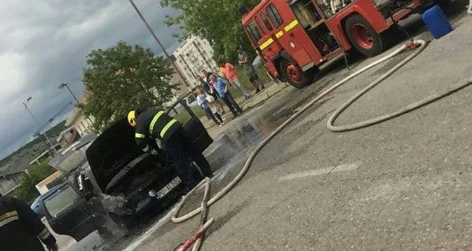 Izgorio automobil u Bloku pet Izgorio automobil u Bloku pet