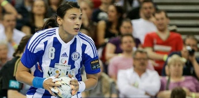 Došla na godinu, ostala četiri Došla na godinu, ostala četiri