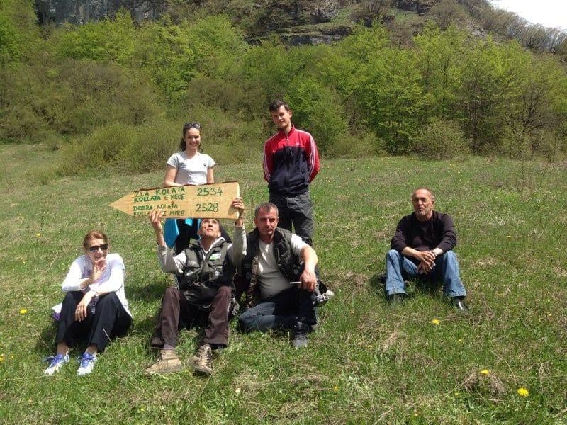 Zaposleni u NP Prokletije čistili i postavljali zanimljive putokaze Zaposleni u NP Prokletije čistili i postavljali zanimljive putokaze