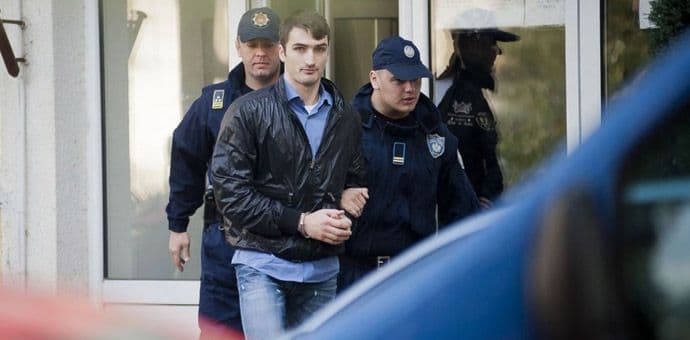 Zatvorenik pobjegao dok je pušio Zatvorenik pobjegao dok je pušio