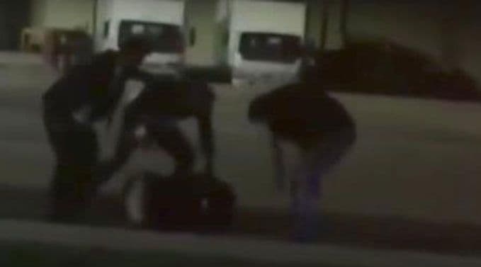 KRVAVA SVADBA: Zvanice se potukle usred veselja, jedna osoba u komi (VIDEO) KRVAVA SVADBA: Zvanice se potukle usred veselja, jedna osoba u komi (VIDEO)