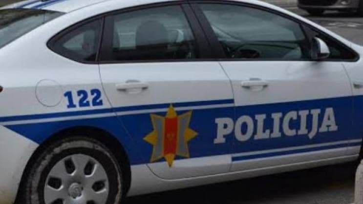 Tri osobe povrijeđene u udesu Tri osobe povrijeđene u udesu