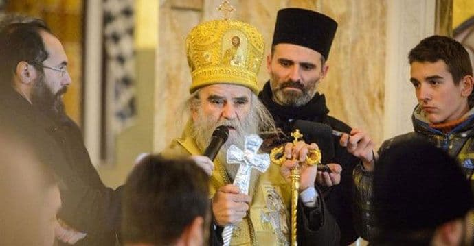 Amfilohije poklonio novac Islamskoj zajednici Amfilohije poklonio novac Islamskoj zajednici