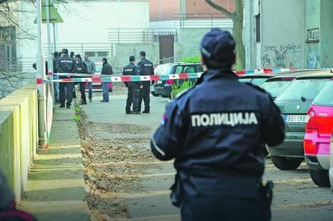 OBRAČUN KOTORANA NASTAVLJEN U BEOGRADU: Brat ubijenog Cetinjanina ranjen na terasi na Voždovcu OBRAČUN KOTORANA NASTAVLJEN U BEOGRADU: Brat ubijenog Cetinjanina ranjen na terasi na Voždovcu
