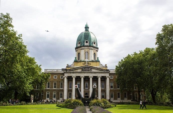 LONDON CALLING: Muzej brutalnosti LONDON CALLING: Muzej brutalnosti