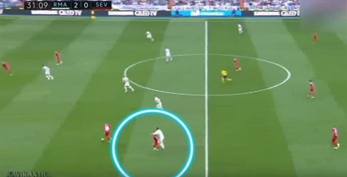 Ronaldo brutalno udario igrača Sevilje, opet nije dobio ni žuti Ronaldo brutalno udario igrača Sevilje, opet nije dobio ni žuti