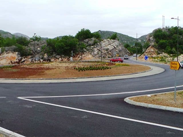 Obustava saobraćaja na lokalitetu Ulići - kružni tok Cetinje Obustava saobraćaja na lokalitetu Ulići - kružni tok Cetinje