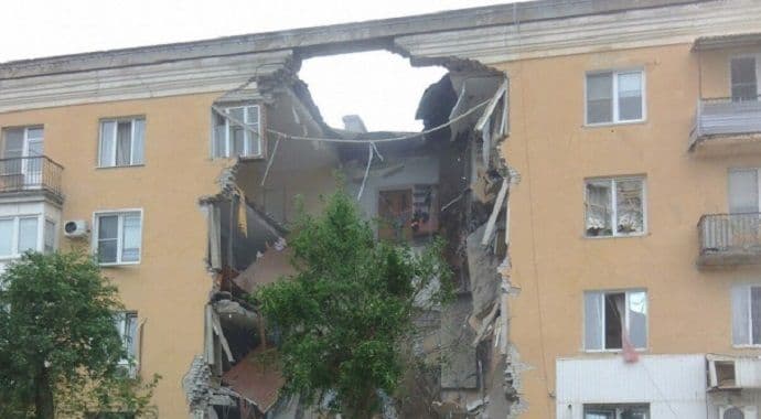 Raznijeta četvorospratna zgrada u Rusiji, dvoje mrtvih(VIDEO) Raznijeta četvorospratna zgrada u Rusiji, dvoje mrtvih(VIDEO)