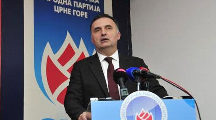 ,,Miliću, odlazi, srozao si partiju“ ,,Miliću, odlazi, srozao si partiju“