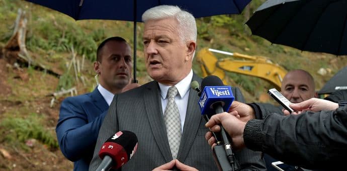 Marković: Ne pada mi na pamet da više pozivam opoziciju, neka izađu iz kafića sa Trga Vektre Marković: Ne pada mi na pamet da više pozivam opoziciju, neka izađu iz kafića sa Trga Vektre