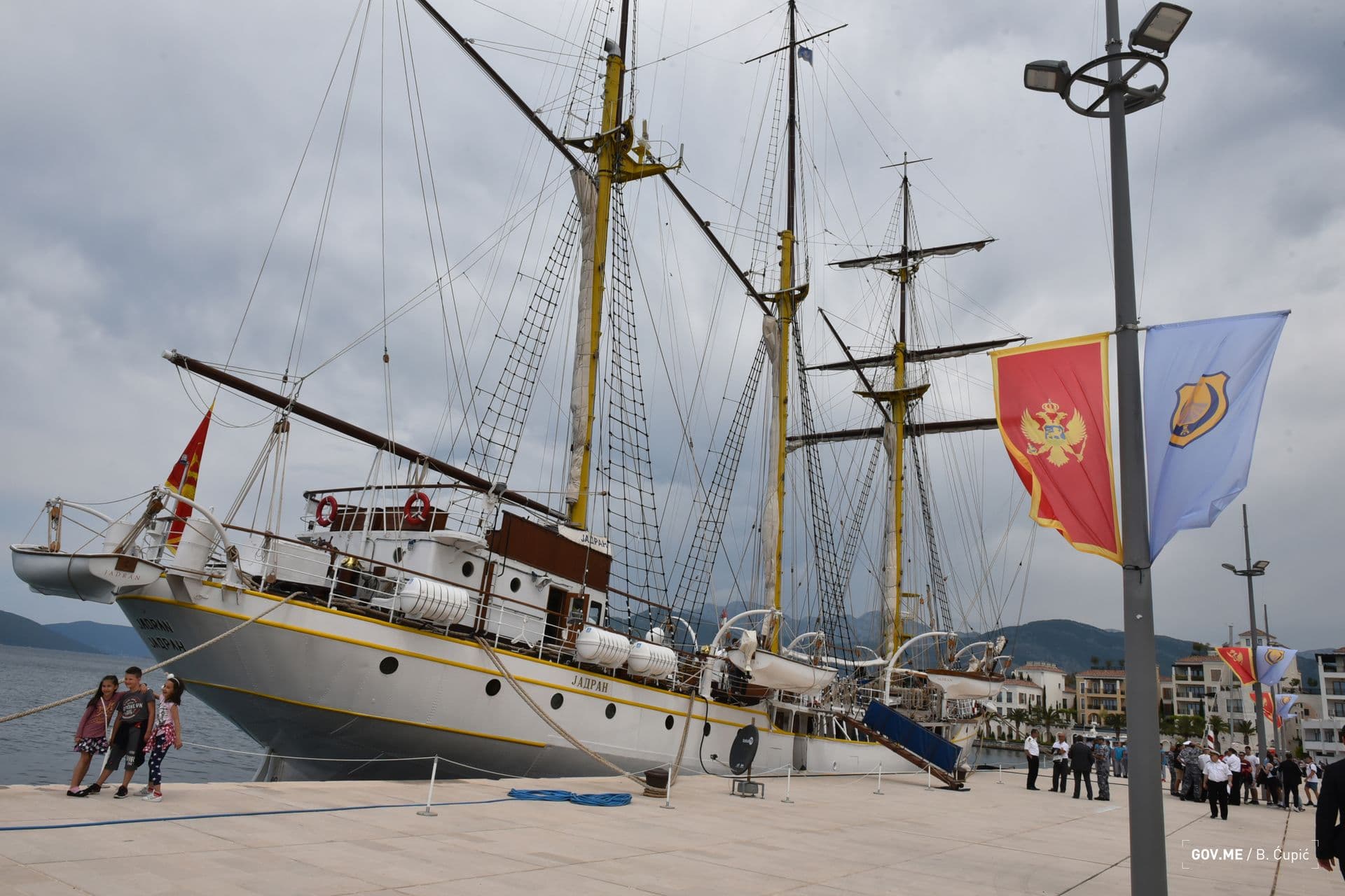 Tim Srednje pomorske škole iz Kotora pobjednik veslačke regate u Tivtu Tim Srednje pomorske škole iz Kotora pobjednik veslačke regate u Tivtu