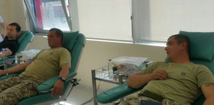 Vojnici dali krv u čast Dana nezavisnosti Vojnici dali krv u čast Dana nezavisnosti