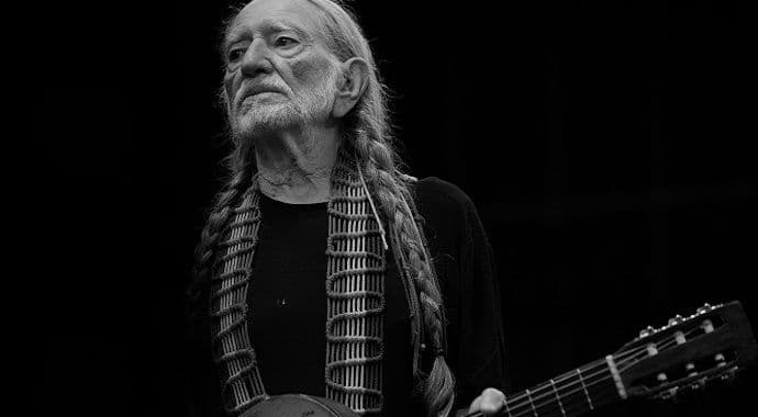 VILI NELSON, „GOD'S PROBLEM CHILD“: Damari na pola gasa VILI NELSON, „GOD'S PROBLEM CHILD“: Damari na pola gasa